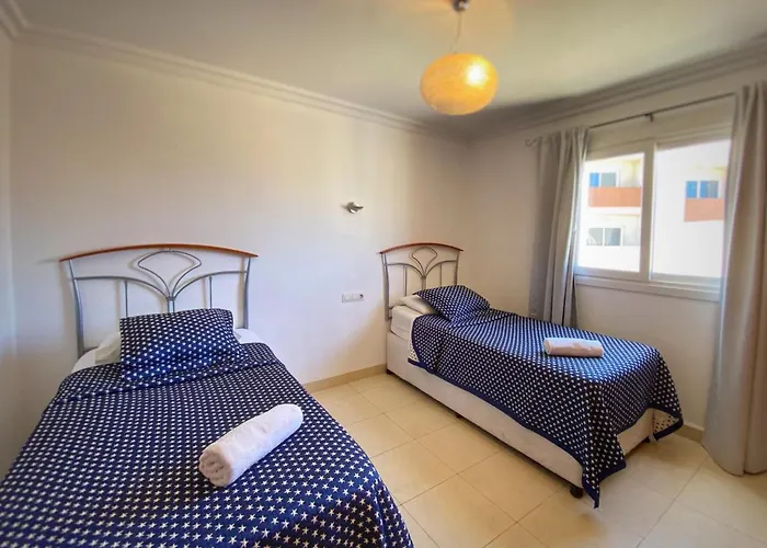 Cristianos 4 Bed Townhouse Вилла *